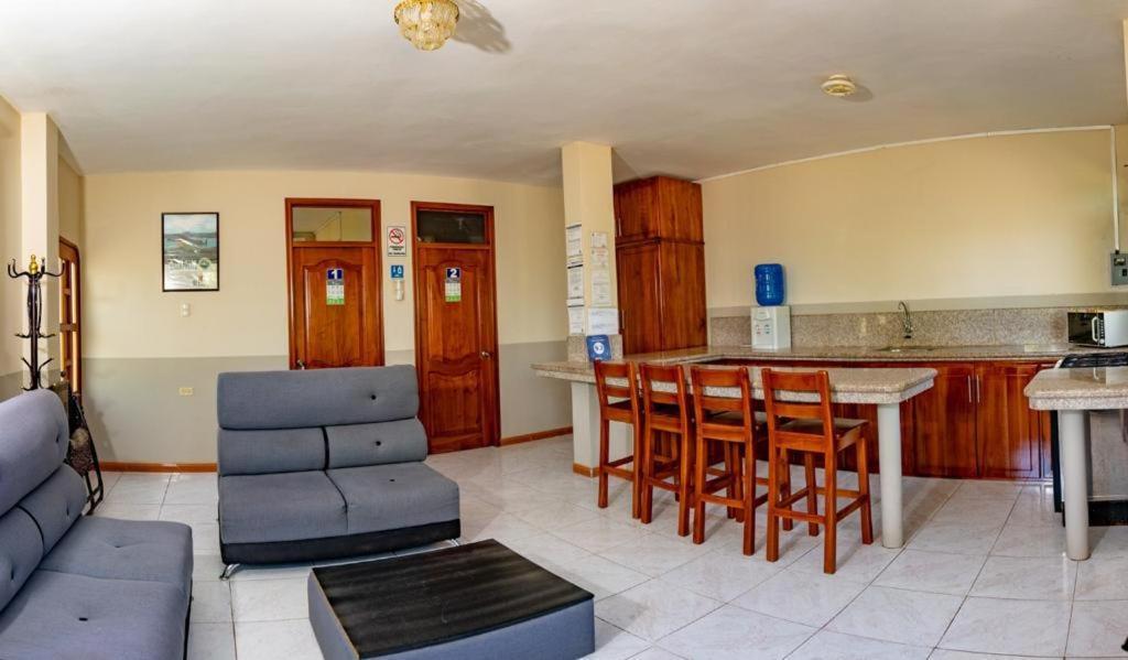 Cucuve Eco Hostal ปูแอร์โต บาเกริโซ โมเรโน ภายนอก รูปภาพ